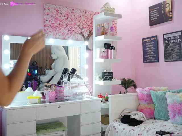 urFilipinaGirl webcam