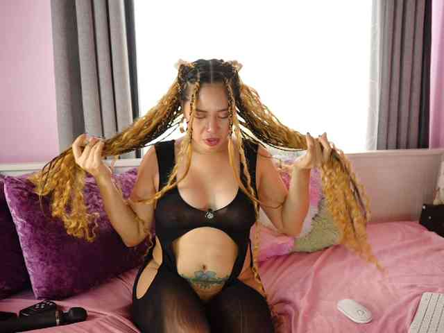 urFilipinaGirl webcam