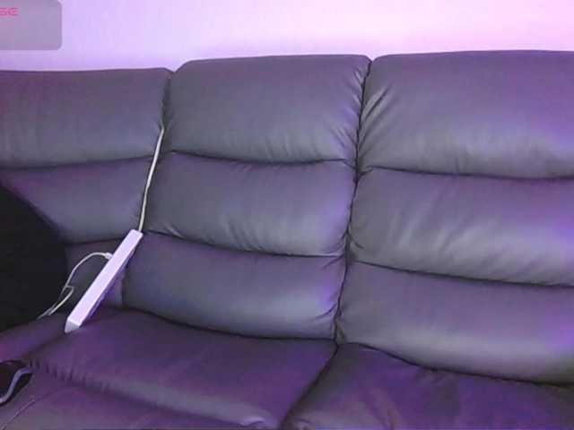 Almondmilka live cam