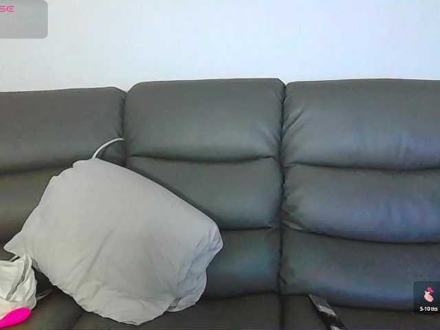 Almondmilka live webcam show