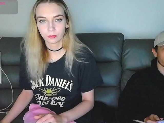 Almondmilka live cam on BongaCams