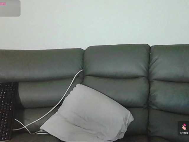 Almondmilka live webcam show