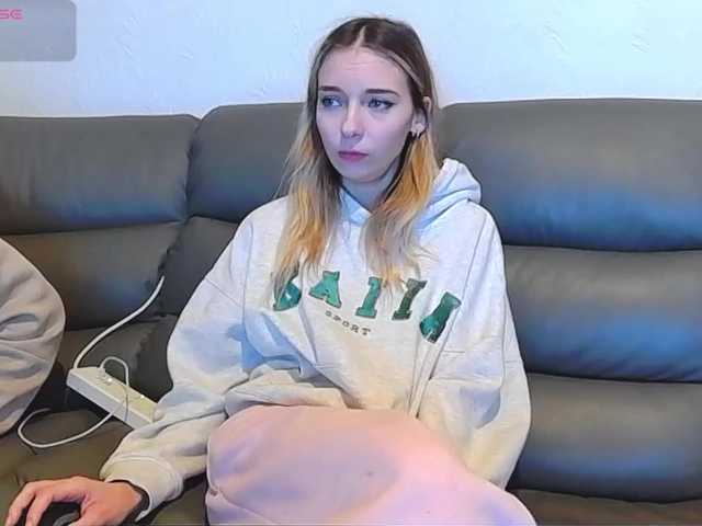 Almondmilka live cam on BongaCams