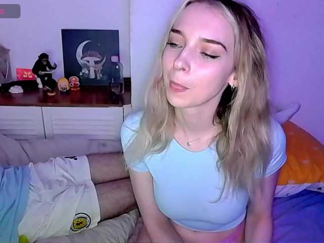  Almondmilka chat room