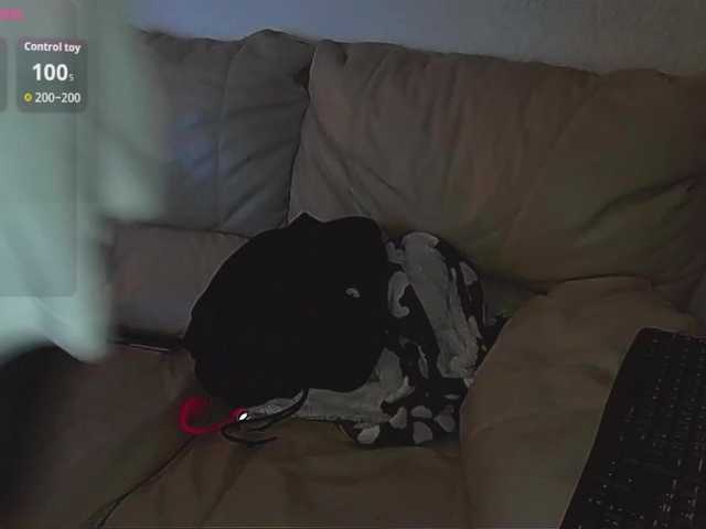 Almondmilka live cam on BongaCams