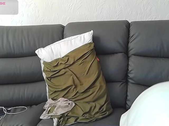 Almondmilka live webcam show