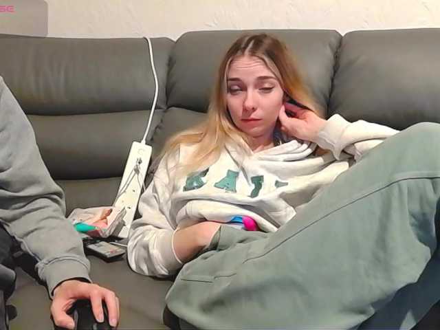 Almondmilka live cam on BongaCams