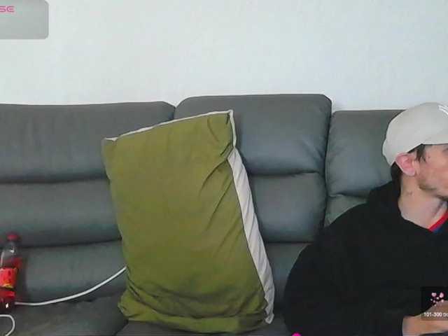 Almondmilka live webcam show