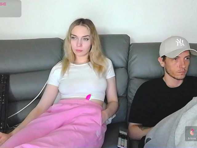 Almondmilka live cam on BongaCams