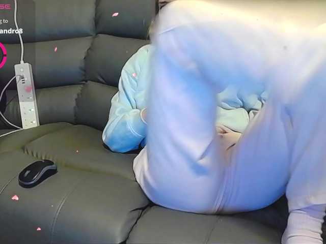 Almondmilka live cam