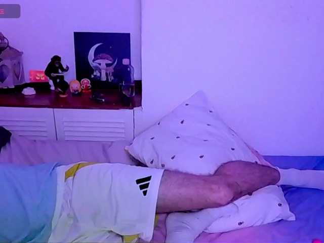 Almondmilka live cam