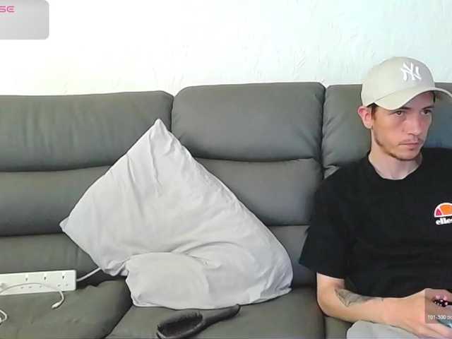 Almondmilka live cam on BongaCams