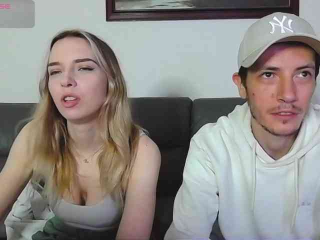 Almondmilka's cam show statistics and live stream