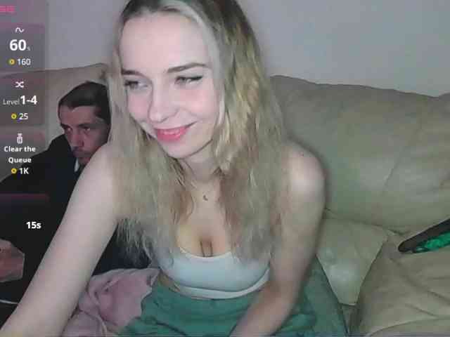 Almondmilka webcam