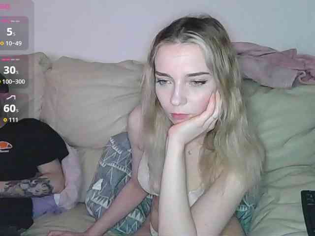 Model: Almondmilka
