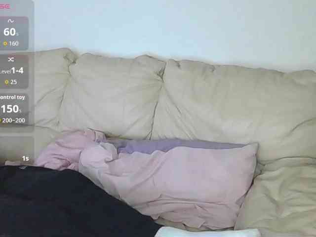 Almondmilka webcam