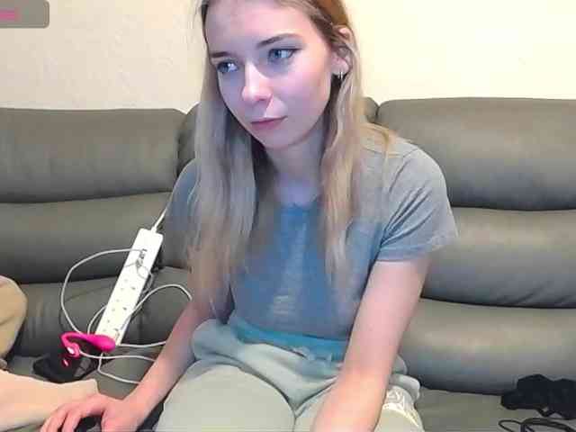 online web cam Almondmilka