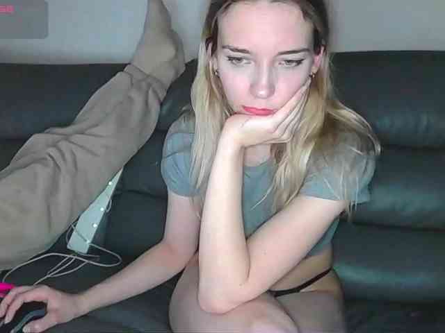 Model: Almondmilka