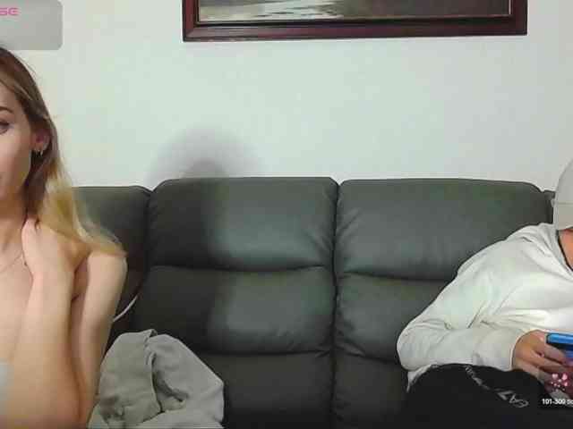 Almondmilka webcam