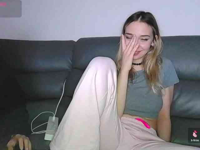 Model: Almondmilka