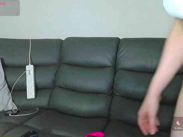 Almondmilka webcam