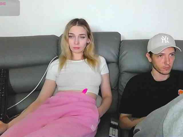 Almondmilka webcam