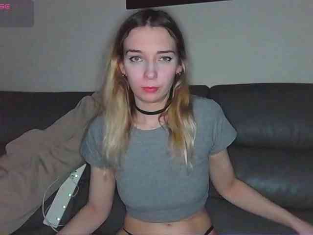 Model: Almondmilka