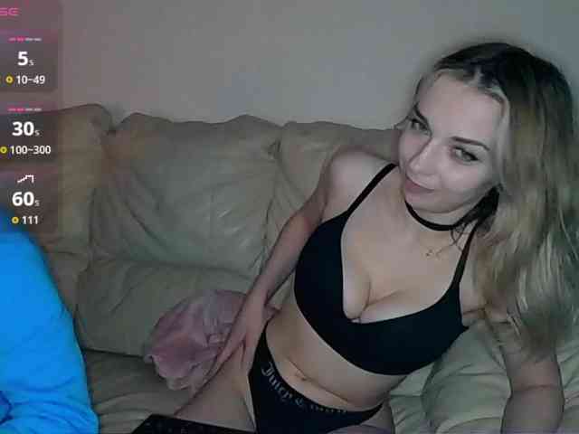 Model: Almondmilka