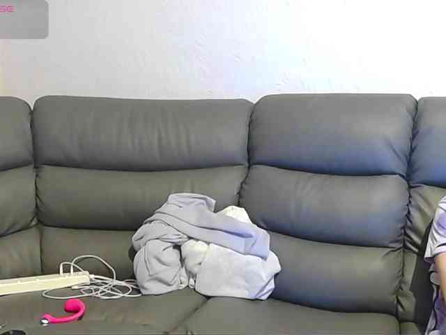 Almondmilka webcam