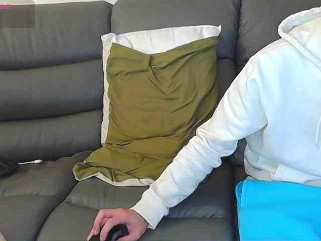 Almondmilka webcam