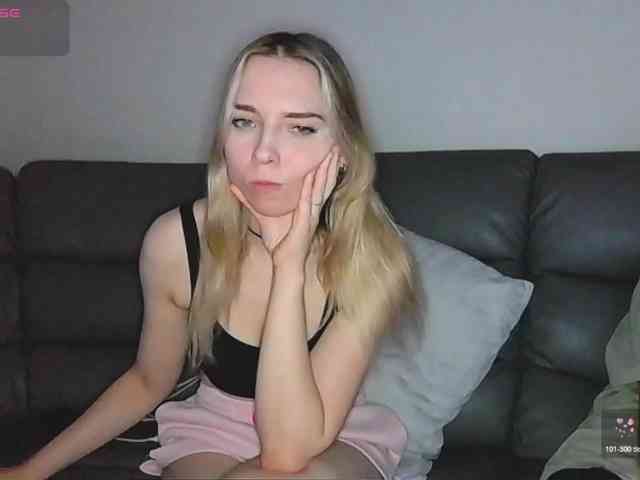 Almondmilka webcam