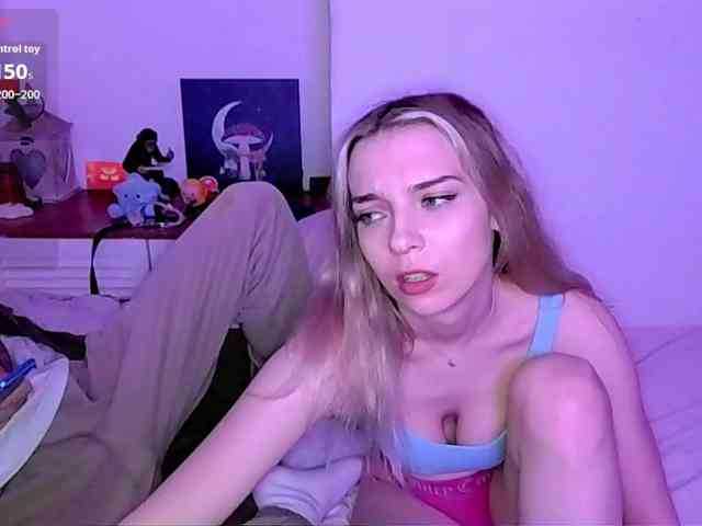 Model: Almondmilka