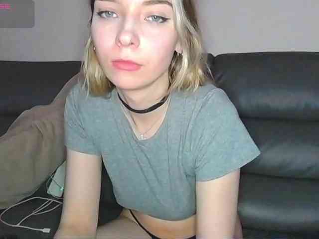 Model: Almondmilka