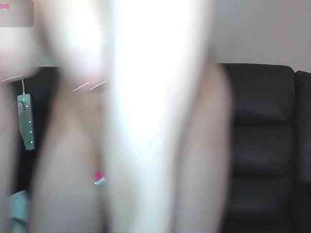 Almondmilka webcam