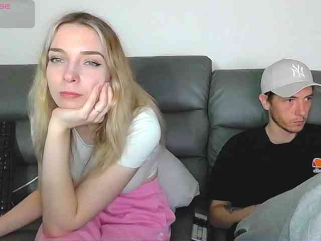 Almondmilka webcam