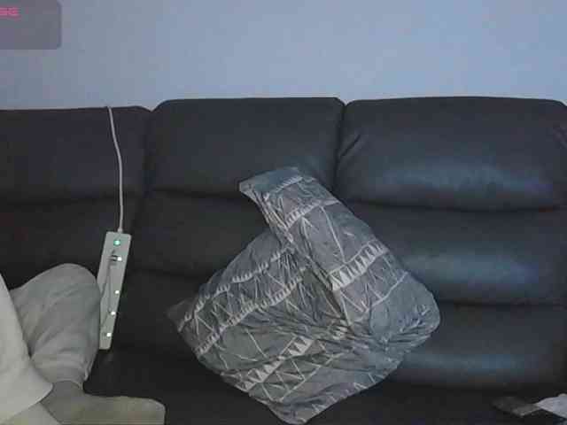 Almondmilka webcam