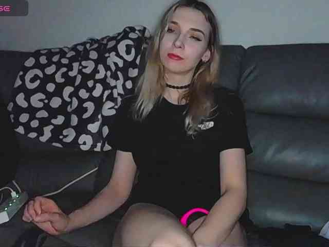 Model: Almondmilka