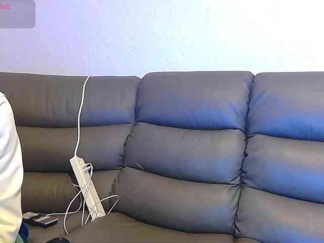 Almondmilka webcam