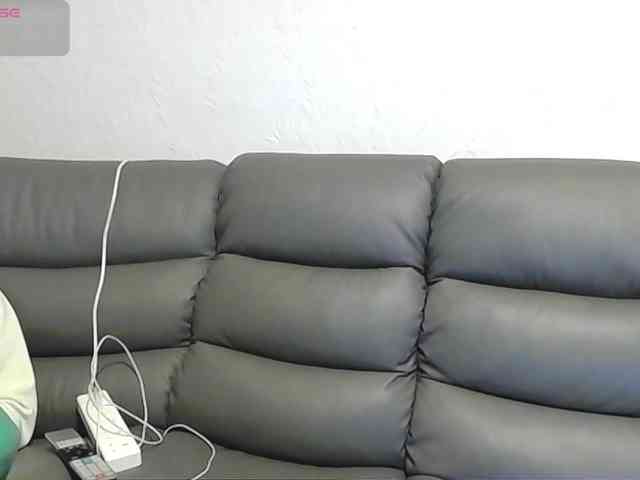 Almondmilka webcam