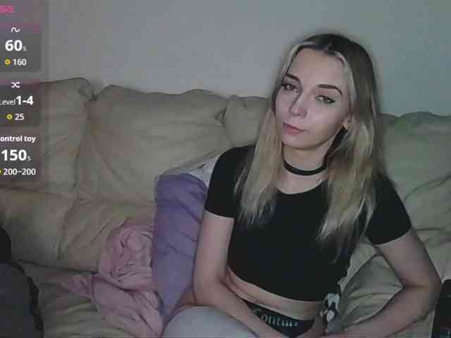 Almondmilka webcam