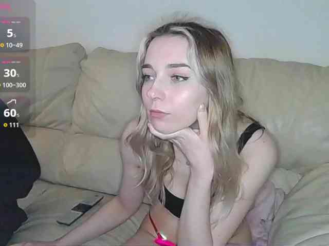 Model: Almondmilka