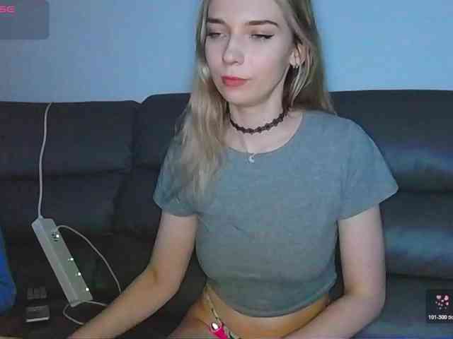 Model: Almondmilka