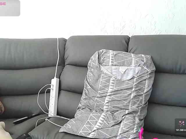 Almondmilka webcam