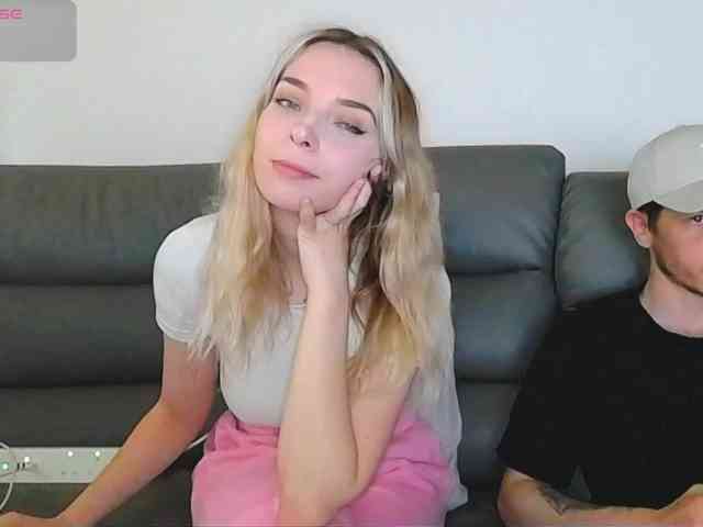Almondmilka webcam