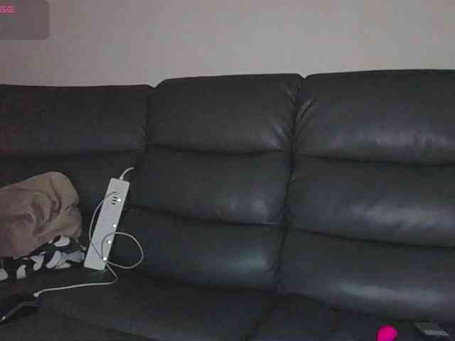 Almondmilka webcam