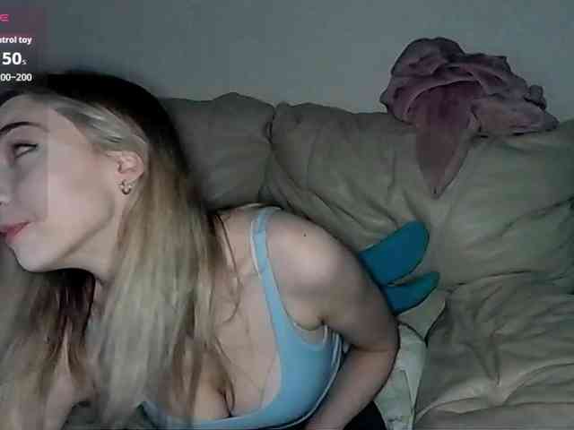 Model: Almondmilka