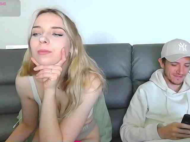 Almondmilka webcam
