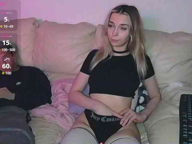 Model: Almondmilka