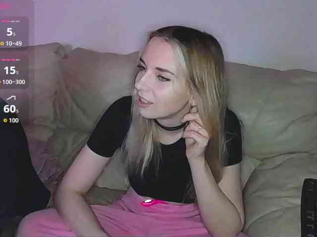Almondmilka webcam