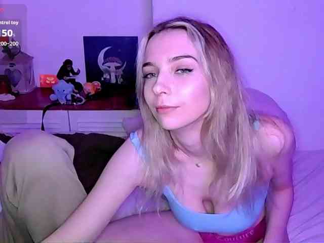 Almondmilka webcam